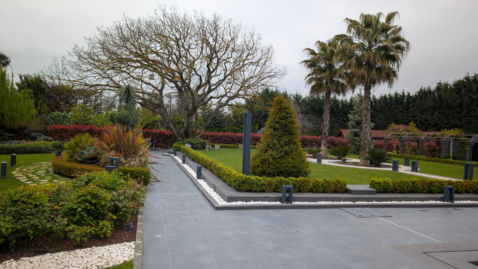 IGO — commercial urban landscape